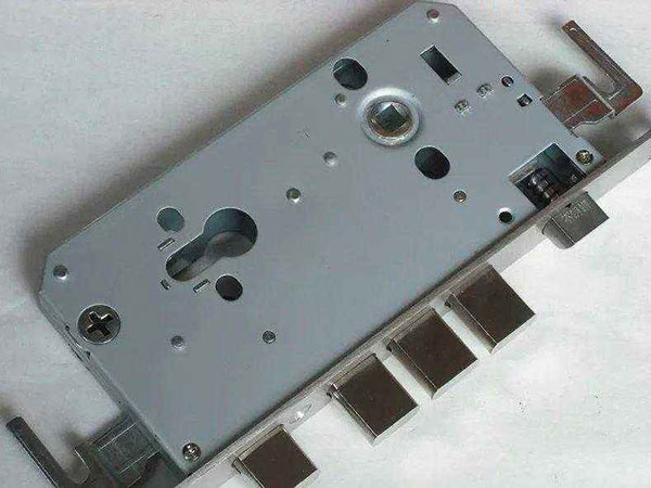 弓长岭24小时上门开锁公司